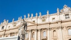 Piazza-San-Pietro-senza-persone-Vaticano.jpg