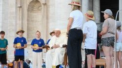 Ferenc pápa a Coetus Internationalis Ministrantium 13. Nemzetközi Ministráns Zarándoklatának résztvevőit köszönti