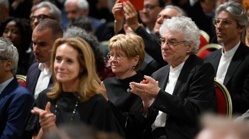 L'architetto Mario Botta in Cappella Sistina per l'udienza con il Papa