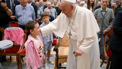 Il Papa all'udienza con i soci del Circolo San Pietro