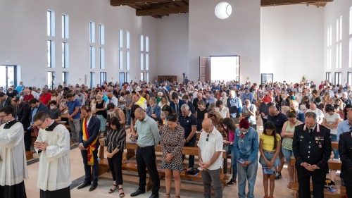 dedicazione-chiesa-Valle-Santa-interno-pubblico-fedeli.jpeg